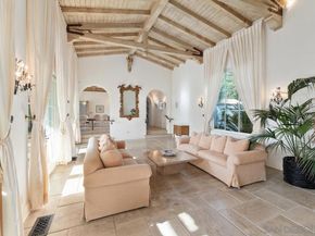 6692 La Jolla Scenic Dr S, La Jolla CA 92037