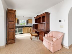 6692 La Jolla Scenic Dr S, La Jolla CA 92037