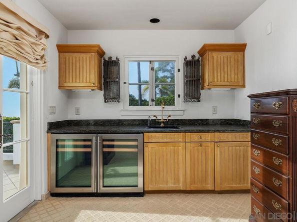 6692 La Jolla Scenic Dr S, La Jolla CA 92037