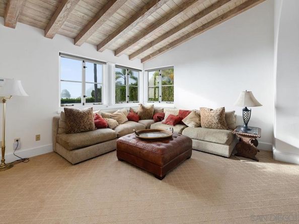 6692 La Jolla Scenic Dr S, La Jolla CA 92037