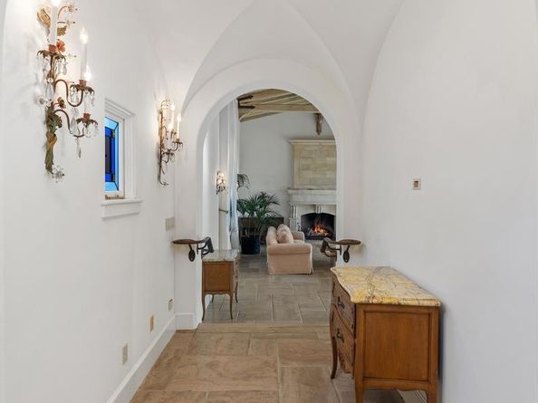 6692 La Jolla Scenic Dr S, La Jolla CA 92037