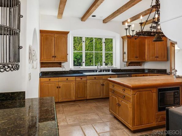 6692 La Jolla Scenic Dr S, La Jolla CA 92037