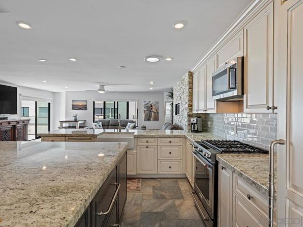 100 Coast 405, La Jolla CA 92037