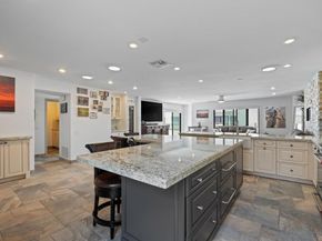 100 Coast 405, La Jolla CA 92037