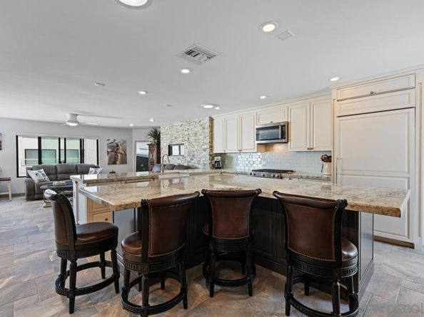 100 Coast 405, La Jolla CA 92037