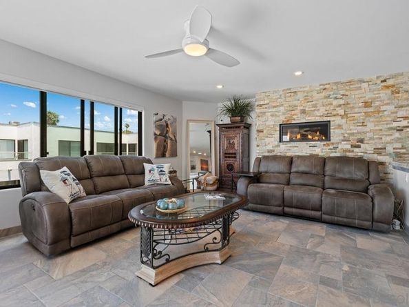 100 Coast 405, La Jolla CA 92037