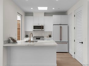 541 Gravilla St, La Jolla CA 92037