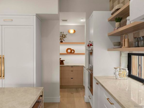 541 Gravilla St, La Jolla CA 92037