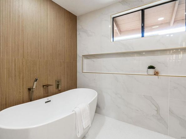 2606 Galicia Way, Carlsbad CA 92009