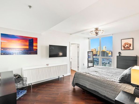 555 Front St 1302, San Diego CA 92101