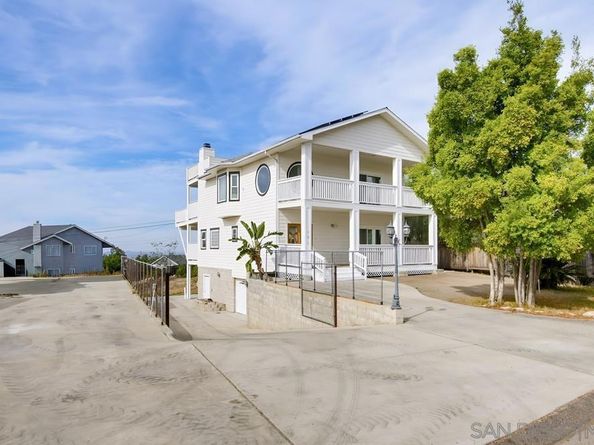 131 Scenic Dr, El Cajon CA 92021