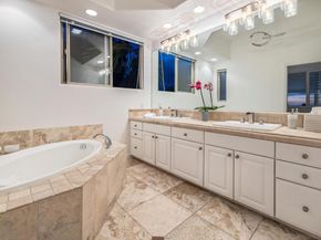 7355 Fay Avenue, La Jolla CA 92037
