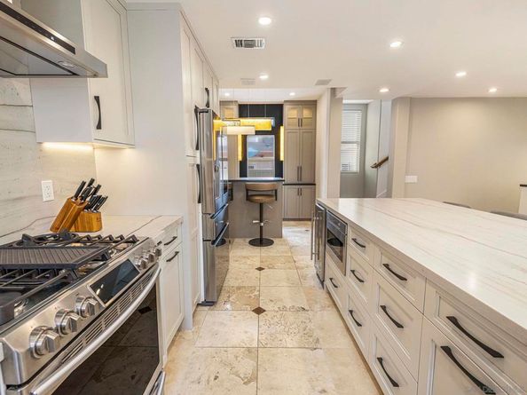 7355 Fay Avenue, La Jolla CA 92037