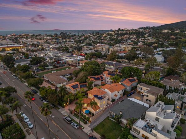 7355 Fay Avenue, La Jolla CA 92037