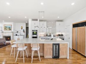 6815 S La Jolla Scenic Drive, La Jolla CA 92037