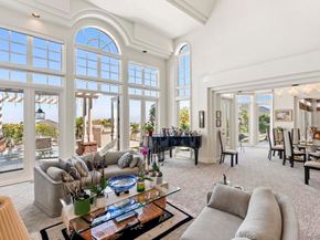 6815 S La Jolla Scenic Drive, La Jolla CA 92037