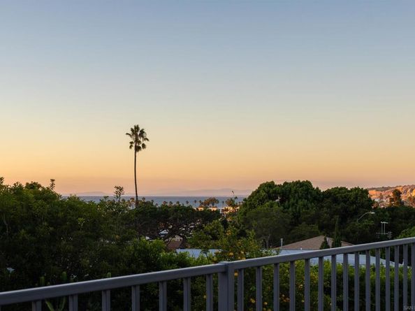 7850 Roseland Dr, La Jolla CA 92037