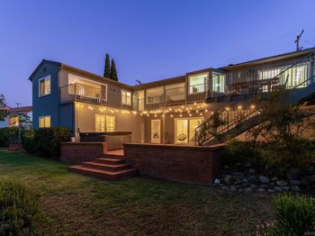 7850 Roseland Dr