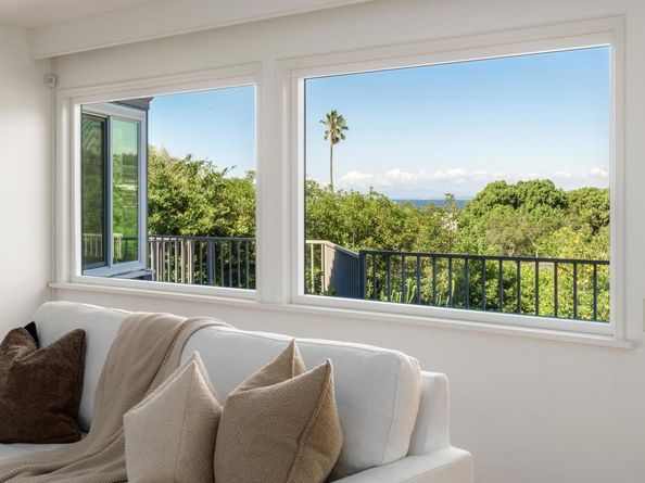 7850 Roseland Dr, La Jolla CA 92037