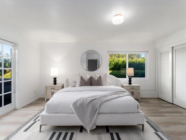 7850 Roseland Dr, La Jolla CA 92037