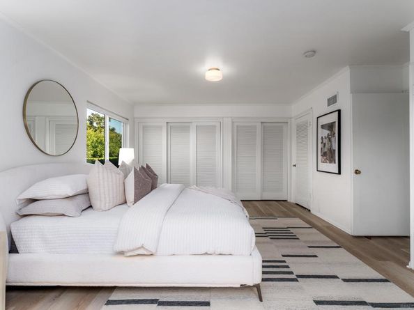 7850 Roseland Dr, La Jolla CA 92037