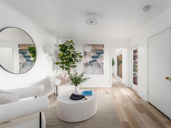7850 Roseland Dr, La Jolla CA 92037