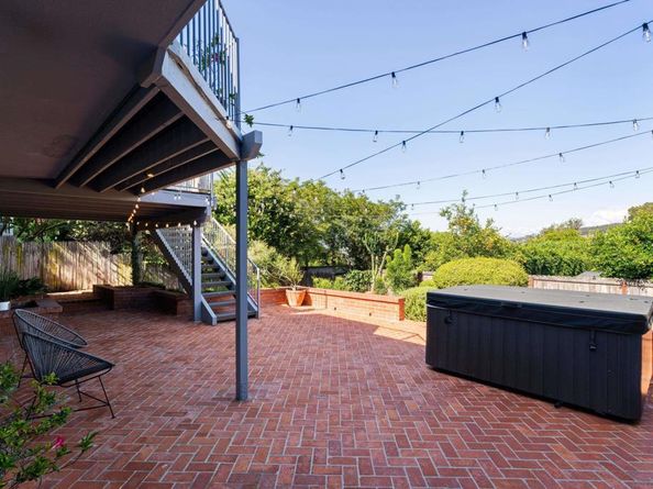 7850 Roseland Dr, La Jolla CA 92037