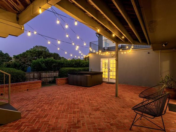 7850 Roseland Dr, La Jolla CA 92037