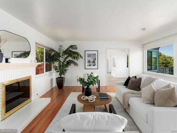 7850 Roseland Dr, La Jolla CA 92037