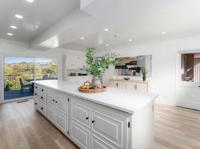 7850 Roseland Dr, La Jolla CA 92037