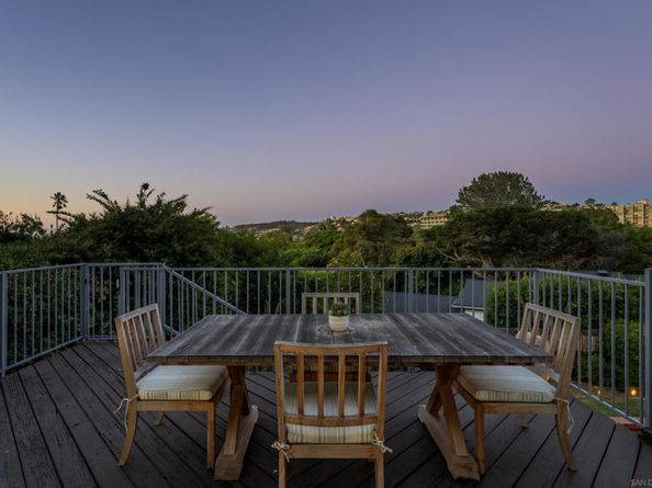 7850 Roseland Dr, La Jolla CA 92037