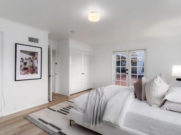 7850 Roseland Dr, La Jolla CA 92037