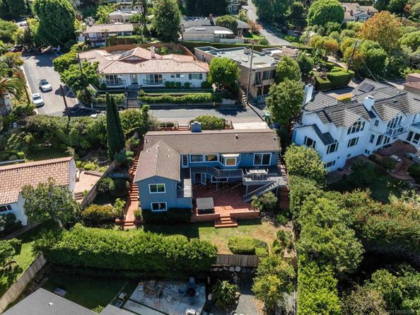7850 Roseland Dr, La Jolla CA 92037