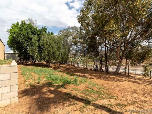 1339 Windsong Ln, Escondido CA 92026