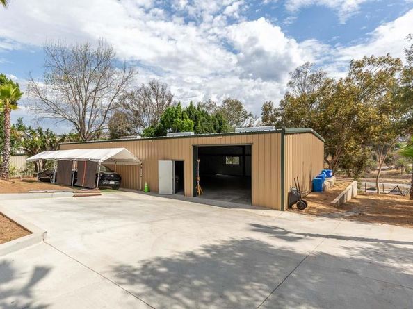 1339 Windsong Ln, Escondido CA 92026