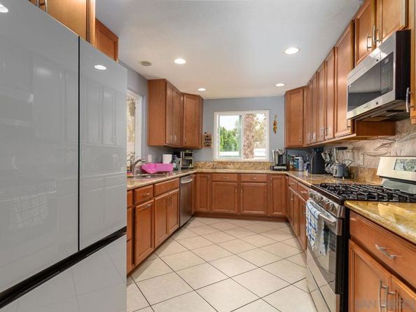 1339 Windsong Ln, Escondido CA 92026