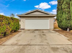 8532 Carlton Oaks Drive, Santee CA 92071