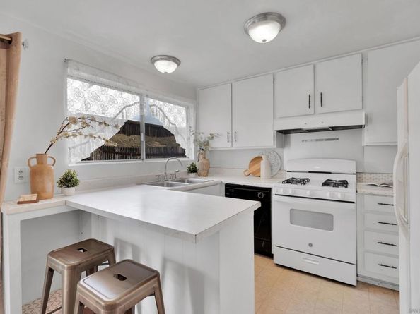 8532 Carlton Oaks Drive, Santee CA 92071