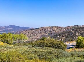 2292 Rock Crest Gln, Escondido CA 92026