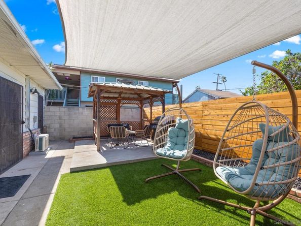 54 58 Smith, Chula Vista CA 91910