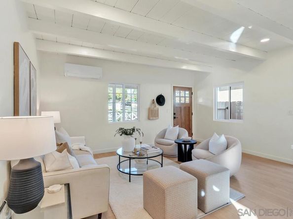 2275 Emerald St, San Diego CA 92109