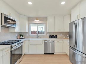 2275 Emerald St, San Diego CA 92109