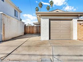 2275 Emerald St, San Diego CA 92109