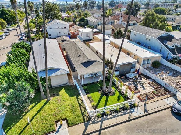 2275 Emerald St, San Diego CA 92109
