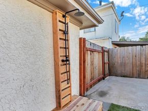2275 Emerald St, San Diego CA 92109