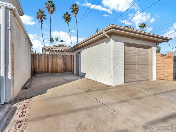 2275 Emerald St, San Diego CA 92109