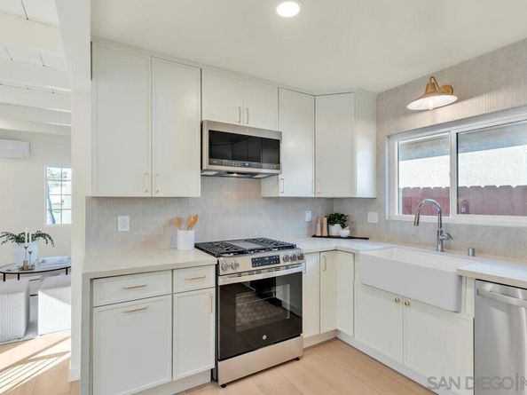 2275 Emerald St, San Diego CA 92109