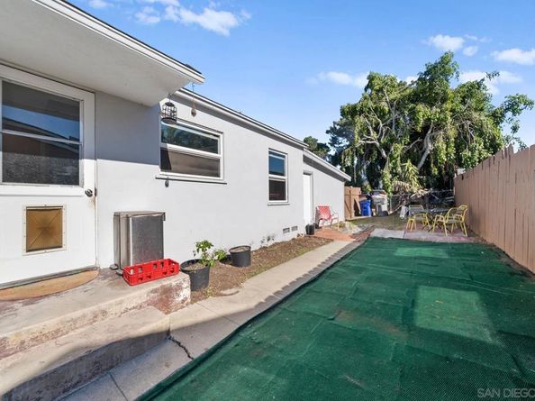 1760 Olive Ave, Vista CA 92083