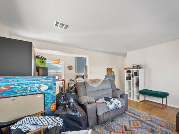 1760 Olive Ave, Vista CA 92083