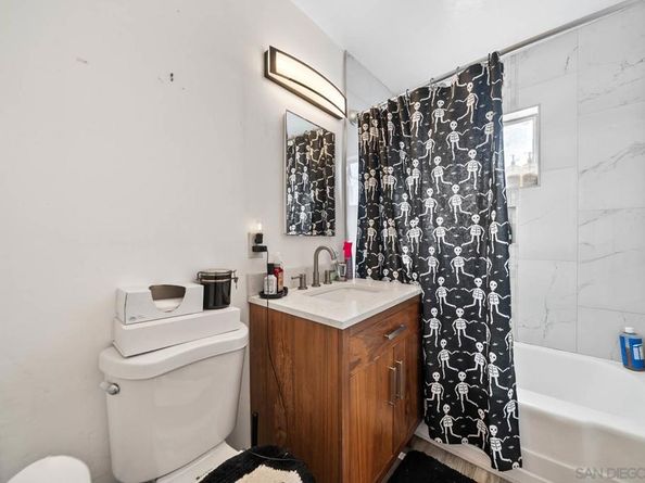 1760 Olive Ave, Vista CA 92083